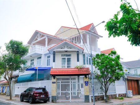 g8-nguyen-thi-minh-khai-1