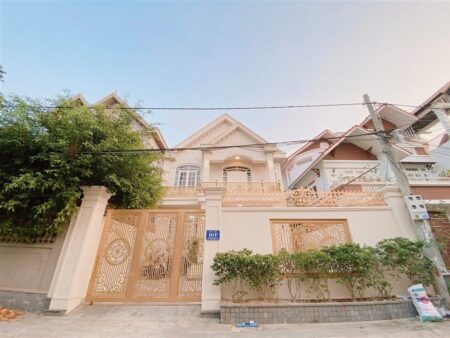 villa-10f-lac-long-quan-24