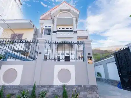 villa-196a-phan-chu-trinh-1