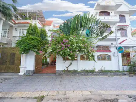 villa-29-lac-long-quan-1