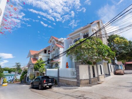 105-2t-le-ngoc-han-1