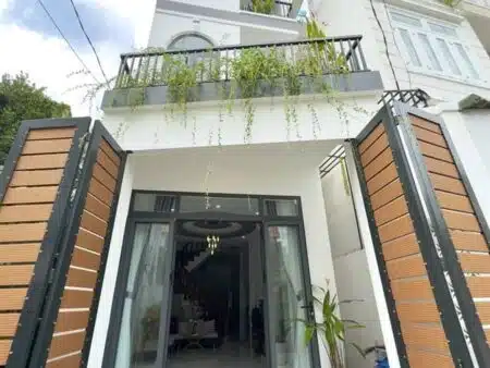 nha-nguyen-can-10-58-lac-long-quan-4