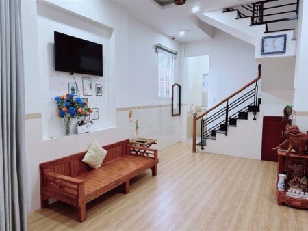 nha-nguyen-can-81-20b-thuy-van-3
