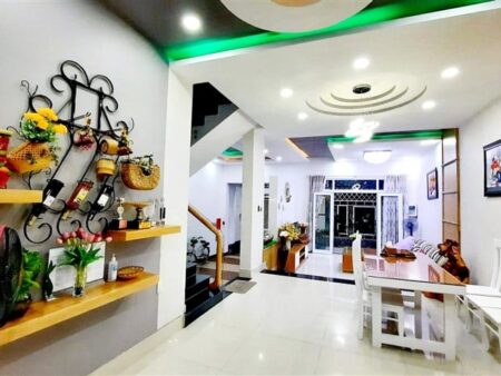 nha-nguyen-can-h50-bau-sen-2-37