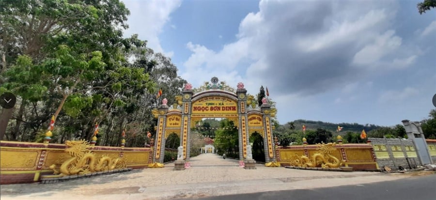 "Cổng