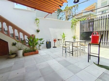 Nhà phố 30 Nguyễn Hiền