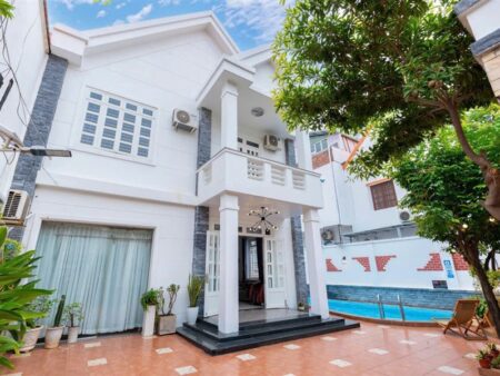 Villa 4A Lạc Long Quân