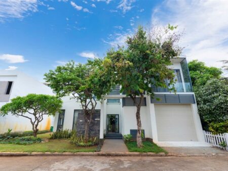 Villa R6 Aria Resort