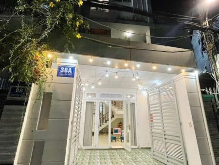 Nhà phố 38A Nguyễn Hiền
